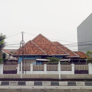 Rumah tambak menteng cocok dibangun rumah kost