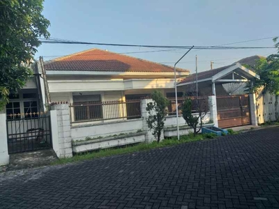 Best Location Manyar Rumah 1 Lantai Hitung Tanah Masih Layak Huni