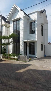 Rumah Modern 2 Lantai Di Kota Malang