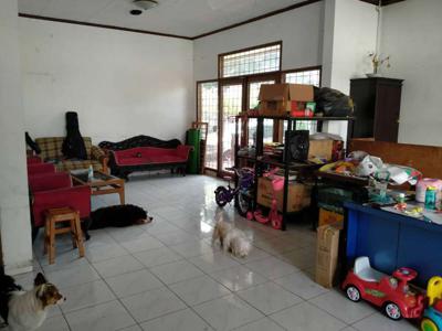 Dijual Rumah Mainroad Cocok untuk usaha di Raya Lembang
