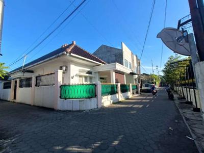 Rumah besar plus furniture di brontokusuman, Prawirotaman Mergangsan