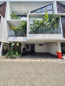 di jual rumah moderen 3 lantai dalam townhouse