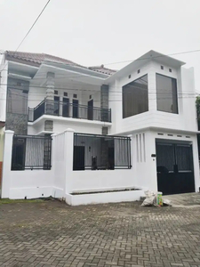 Di jual rumah pribadi perum cityside lowokdoro gadang