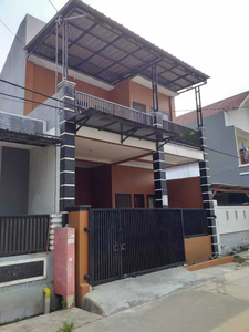 Dijual Cepat Rumah 2 Lantai Di Harapan Indah, Kota Bekasi