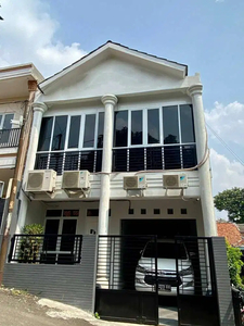 Dijual Murah Rumah Kantor di Jln Durian Raya Jagakarsa Jakarta Selatan