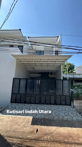 Dijual Rumah Baru 2 lantai di Kutisari Indah Utara Surabaya