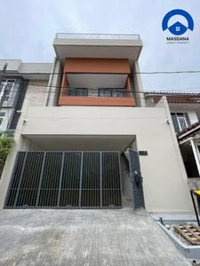 DIJUAL RUMAH BARU 4 LANTAI DI KOMPLEK ELITE PULOMAS JAKARTA TIMUR