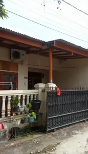 Dijual rumah di perumahan pesona anggrek dekat sumarecon bekasi.