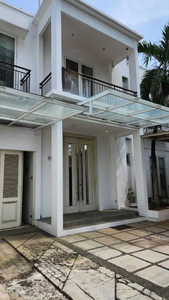 Dijual Rumah Mewah Modern 2 Lantai Semi Furnished, Kebayoran Lama