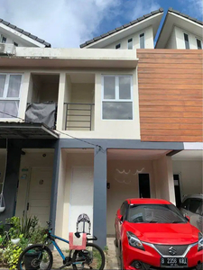 Disewakan Rumah 2 Lantai