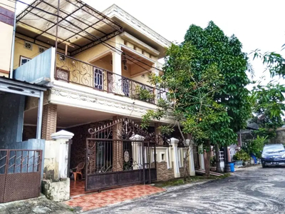 Rumah 2 lantai Bagus dalam Perumahan di Palembang