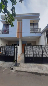 Rumah 2 Lantai di Cijantung, Jakarta Timur
