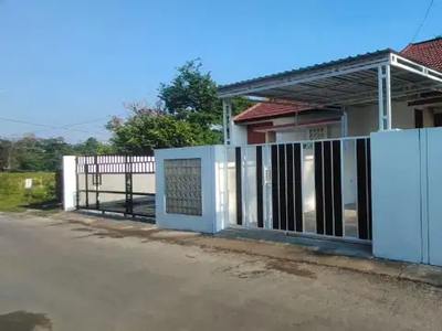 Rumah Baru di Banjeng Maguwoharjo Timur Kampus UNRIYO Jl Raya Tajem