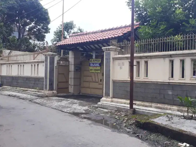 Rumah Bsar di jual murah