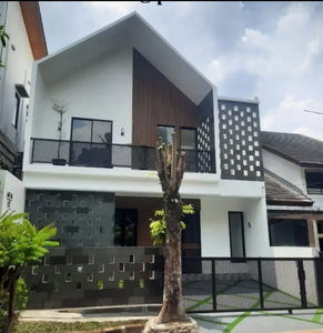 Rumah dijual semi industrial minimalis di Bintaro Sektor 9