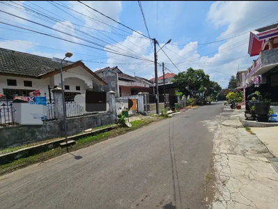 Rumah hitung tanah lokasi premium buat kos 3 lt di sigura2 dkt kampus