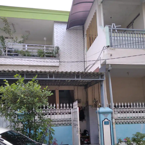 Rumah Kos Dijual di Surabaya Timur, semi furnished beserta anak kosnya