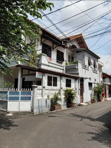 Rumah kost pinggir jalan cocok u kantor di Cawang bebas banjir