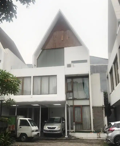 Rumah siap huni di dalam town house kawasan Jatipadang TB Simatupang