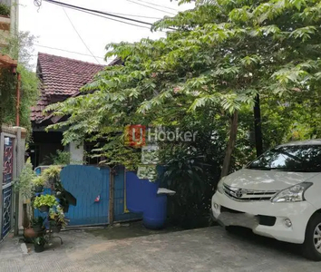 RUMAH TUA, HADAP TIMUR DI JALAN PUSPA GADING AREA KELAPA GADING JAKART