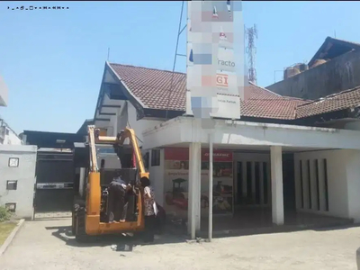 Rumah Usaha eks kantor Lokasi jemursari, Strategis