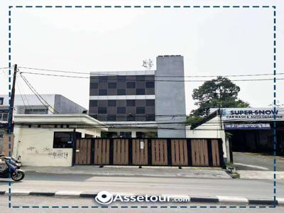 Gedung Perkantoran di Jalan Raya Cilandak KKO, Jakarta Selatan