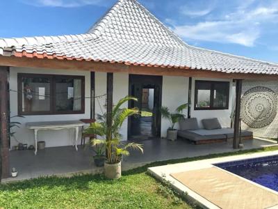 Joglo House in Tabanan, 10 minutes to Seseh Beach