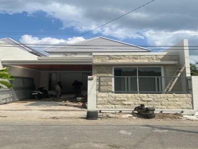 Rumah Baru Proses Finishing di Jaban, Utara Jalan Damai