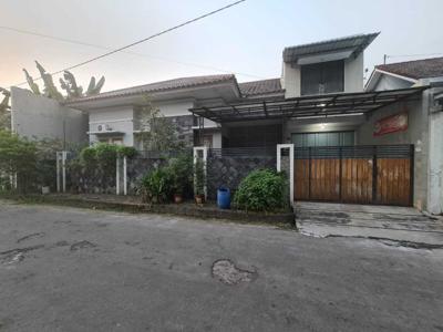 Rumah mewah minimalis 1,5 lantai di perumahan puri gading solo baru