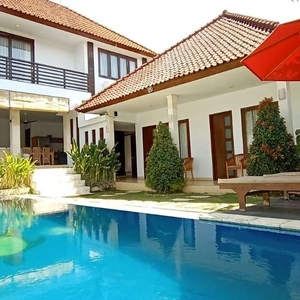 Di jual villa lantai dua jimbaran bali