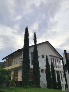 Dijual Rumah 3 Lantai di Dago Pakar Resort (Great View)