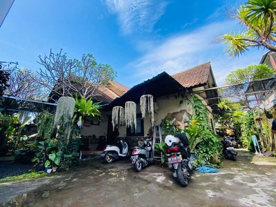 Dijual rumah dengan bentuk tanah kantong area Sanur dekat pantai