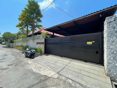 Dijual Rumah Lantai 1 di Jalan Laksamana Renon Denpasar