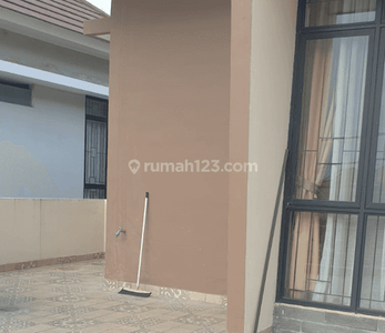 Disewakan Rumah Siap Huni Full Furnished Cluster Meadow Green Lippo Cikarang , Cikarang