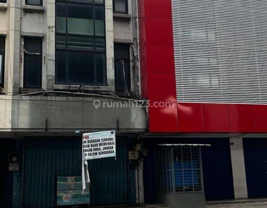 Ruko Boulevard Barat Kelapa Gading Deretan Restoran Garuda Bangunan 3 Lantai