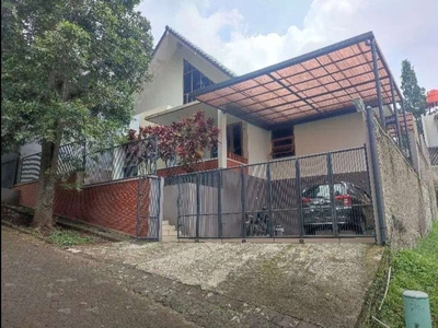 Rumah Bagus Dalam Komplek Sayap Dago, Bandung