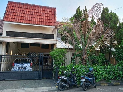 Rumah Bagus Minimalis Luas 261 m2 di Perumahan Taman Royal 2