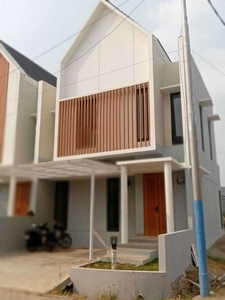 Rumah baru 2 Lantai Akses Tol Cibubur di Timur Jakarta