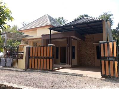 Rumah baru depan SD Model maguwoharjo sleman bisa KPR
