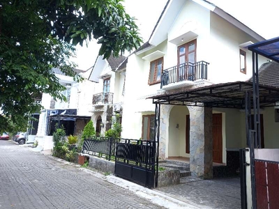 Rumah Cantik Di The Residence Jl. Wates KM 5.5 Dekat UMY & RS PKU