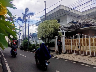 Rumah di Jalan Damai Pesanggrahan Jakarta Selatan