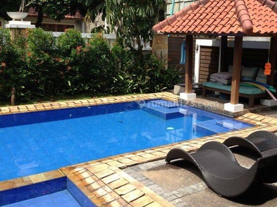 Rumah di Jl Kemang Jaya Dengan Swimming Pool, Jakarta Selatan