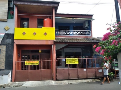 Rumah di kontrakan di pulomas Jl. Mahoni Raya