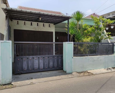 Rumah Dijual Ngronggo Dekat Pasar Grosir Kediri, Mangku Aspal