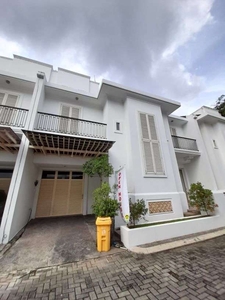 Rumah Disewa Dua Kemang Townhouse 3br uk133m2 at Jakarta Selatan