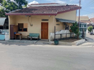 Rumah Kios Strategis di Banjarsari Surakarta (AR-IW)