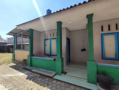 Rumah Kos Rejomulyo Barat IAIN Kediri, 8 Kamar Tidur Tepi Aspal
