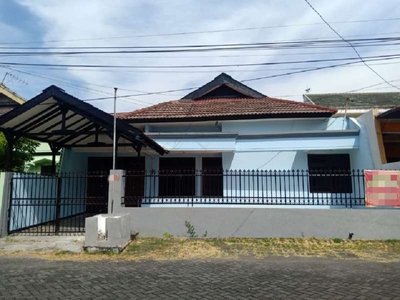 Rumah Manyar Jaya 1 lantai lokasi strategis