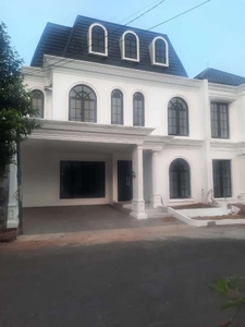 Rumah mewah di Mertilang Bintaro Jaya Sektor 9 American Classic