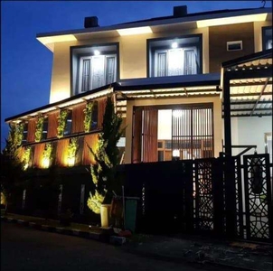 Rumah mewah hook di Adipura Bandung
